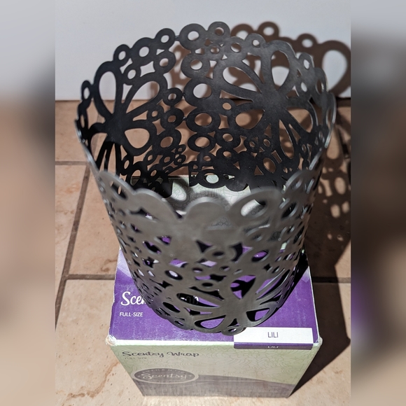 Scentsy "Lili" Warmer Wrap New in Box - Picture 6 of 7